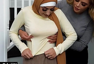 Virgin muslim teen thither hijab deflowered by tutor and stepmom