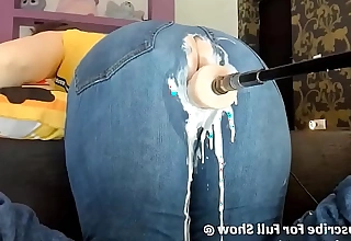 Machine Sex tool Makes PAWG Obese Spoils MILF Mom Creamy Squirt With regard to Their akin Jeans
