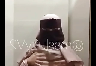 Ukhti Jilbab Lebar Masturbasi di Nautical head
