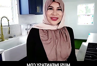 MuslimFantasy- Thick Hijab Wed Tokyo Lynn Rump No Longer Resists Her Horny Husband