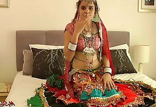Hot indian babe way boobs for evryone