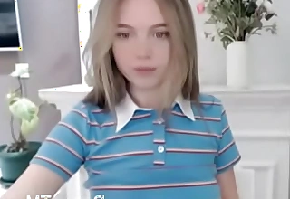 Hawt pet show her boobs on webcam