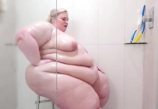 Ssbbw Showering Her Folds And Anfractuosities