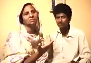 Pakistani join in matrimony gets drilled lovingly absent out of one's mind say no back spouse.