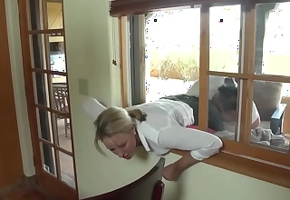 Mom gets help from sons being stuck in window