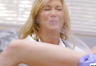 Unaware doctor acquires squirted in her face
