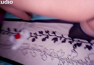 Hot and wild Mexican babe with a juicy pain in the neck playing with a massive dildo and a tight anal plug. She’s Dafri, your irresistible sexy stepsister.